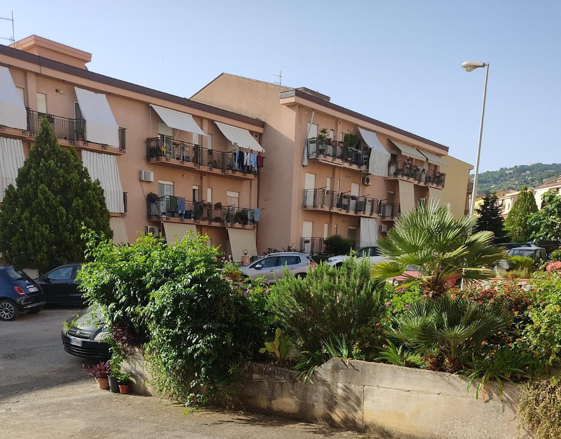 Casa Mare E Monti Castelbuono Lejlighed Eksteriør billede