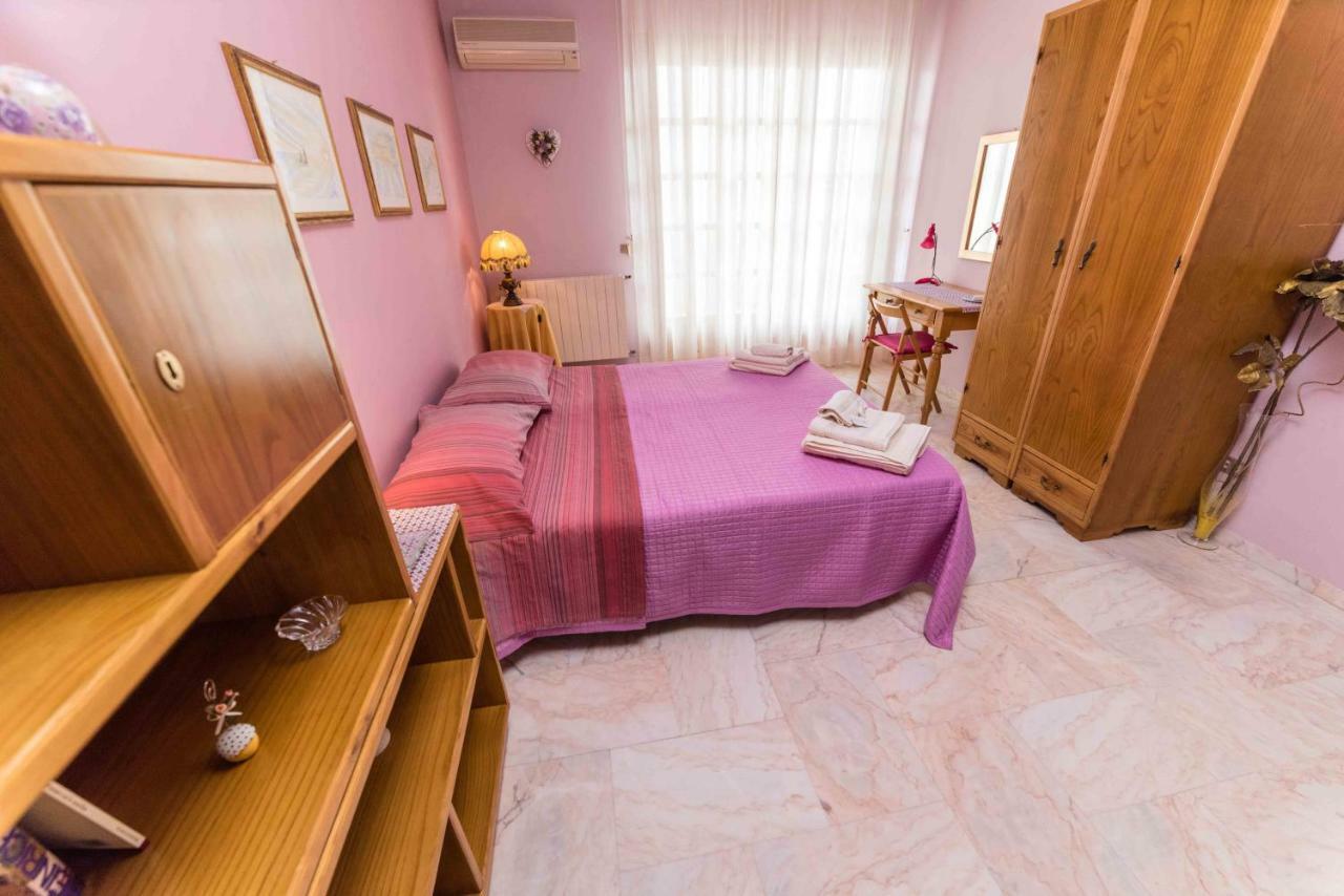 Casa Mare E Monti Castelbuono Lejlighed Værelse billede
